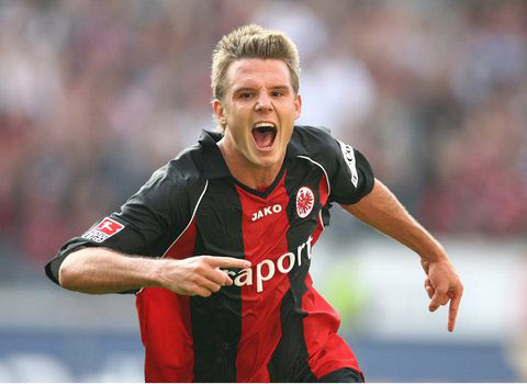 每一场比赛, 体会到了足, 鑫在禁区前