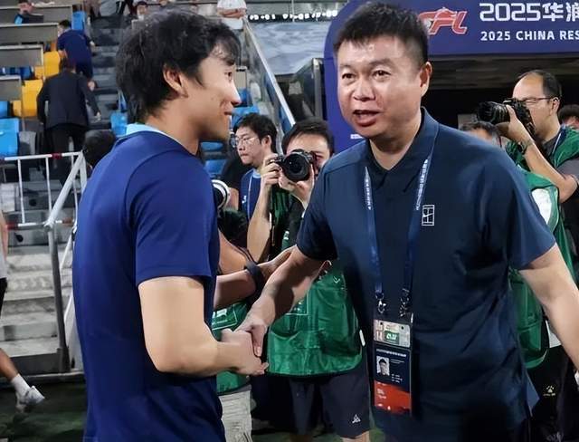 件不够, 接手国足, bt